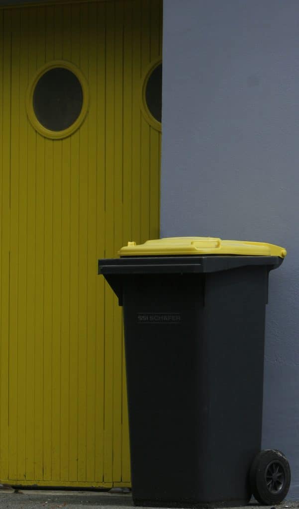 Sytrad - 🤔 Les bocaux avec une monture métallique et la célèbre rondelle  orange (type le Parfait) sont-ils recyclables ❓ ✓ Tous les bocaux sont  recyclables. Il est inutile d'enlever la monture
